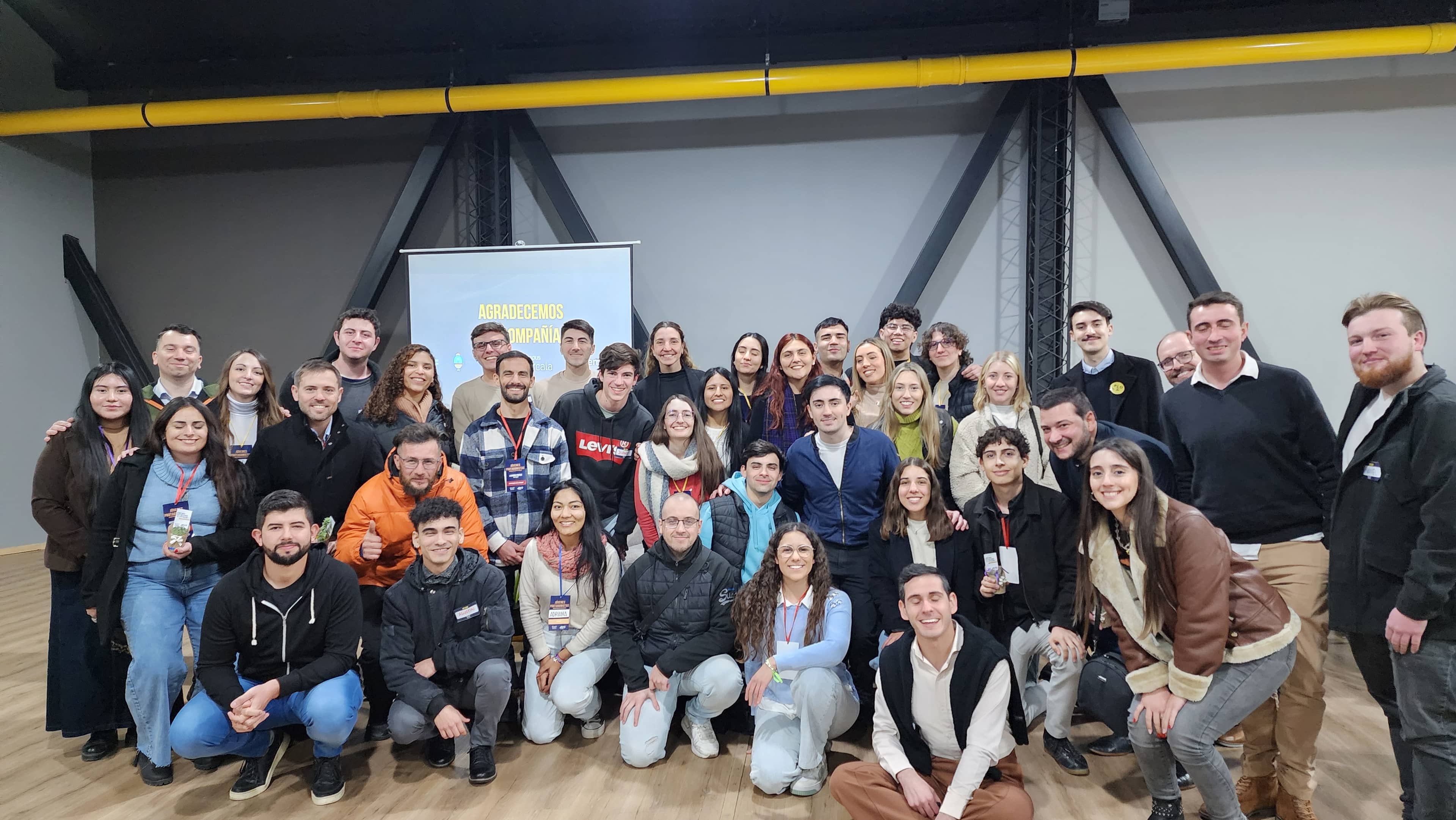 Jóvenes líderes de JCI San Martín Mendoza en evento de networking